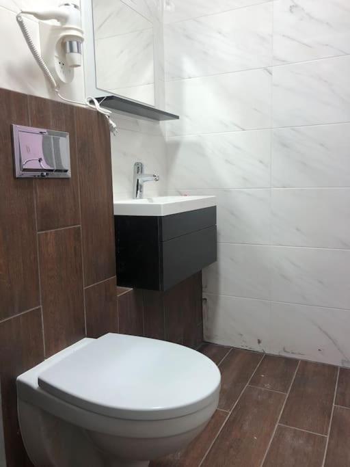 Apartment On Zarwanska Street كاميانيتس - بوديلسكيي المظهر الخارجي الصورة